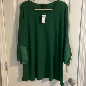 NWT Suzanne Betro Green Round Neck Tunic with Pleated Bell Sleeve Detail
